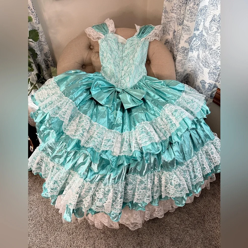 Vintage 80s metallic lamé and lace tiered Bo Peep prom dress, size 8 - Picture 2 of 13